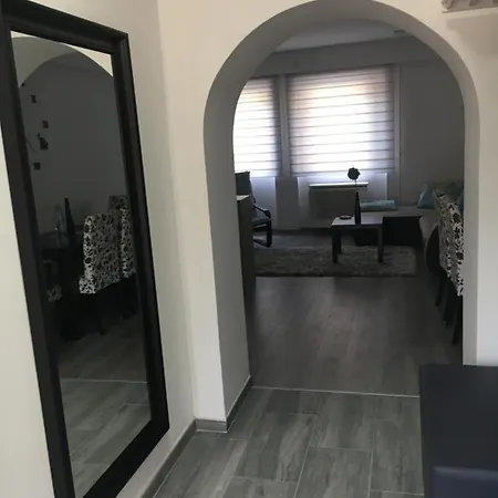 Mercedes Apartman *
